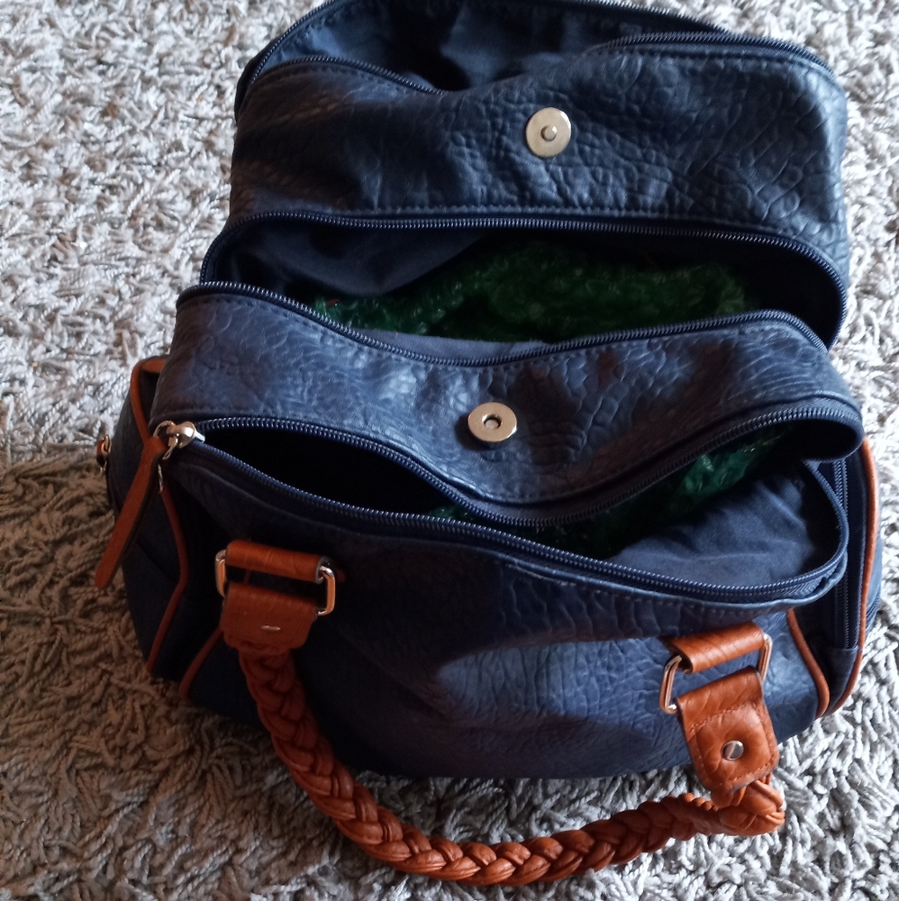 Handbag - Picture 3 of 3